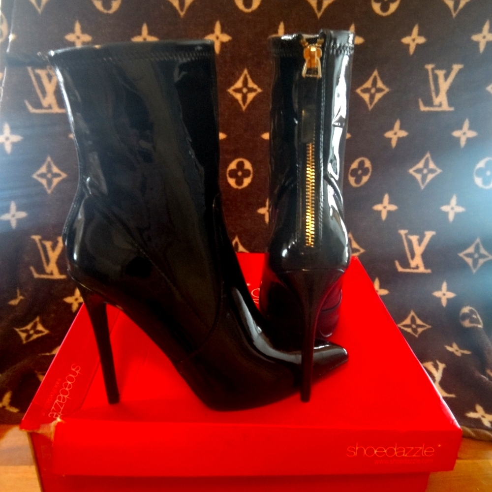 Maxwell, Booties color black, 8.5